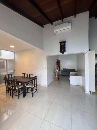 CASA EN VENTA 5 DORMITORIOS